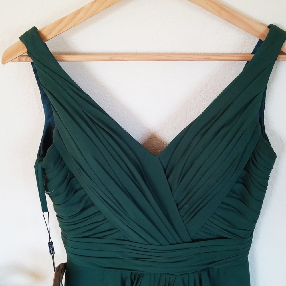 Elegant Green Midi Dress - Picture 5 of 8